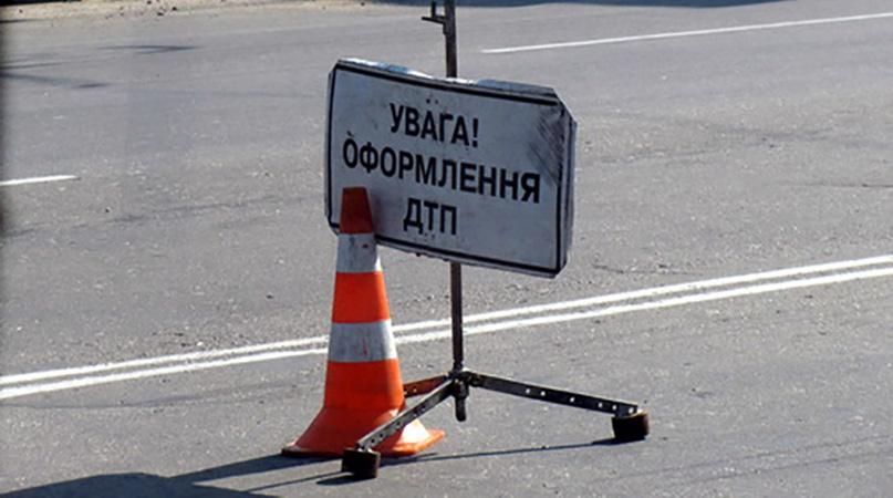 Машина згоріла вщент після аварії на Одещині: серед загиблих є іноземець Машина згоріла вщент після аварії на Одещині: серед загиблих є іноземець