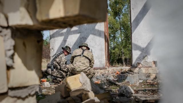 Сразу восемь украинских воинов получили ранения на Донбассе Сразу восемь украинских воинов получили ранения на Донбассе