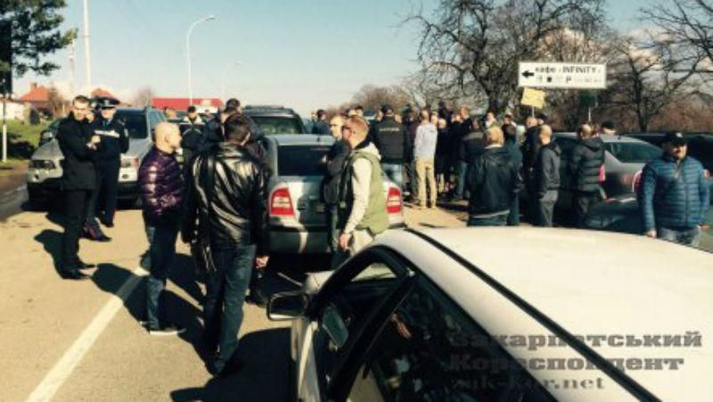 Закарпатские водители взбунтовались и перекрыли госграницу Закарпатские водители взбунтовались и перекрыли госграницу