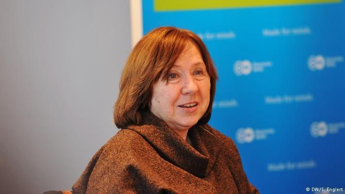 Нобелівська лауреатка розповіла, як Путін досяг своїх неймовірних рейтингів Нобелівська лауреатка розповіла, як Путін досяг своїх неймовірних рейтингів