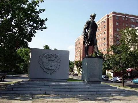 Памятник Кобзареві  у Вашингтоні