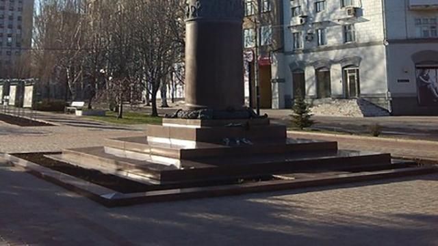 В оккупированном Донецке возложили цветы к памятнику Шевченко: появились фото