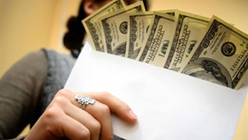 Зарплата українців нижча, ніж в період кризи 2008-2009 років Зарплата українців нижча, ніж в період кризи 2008-2009 років