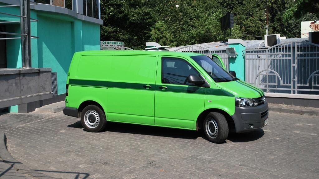 В Одесі розстріляли автомобіль інкасаторів, є поранені В Одесі розстріляли автомобіль інкасаторів, є поранені