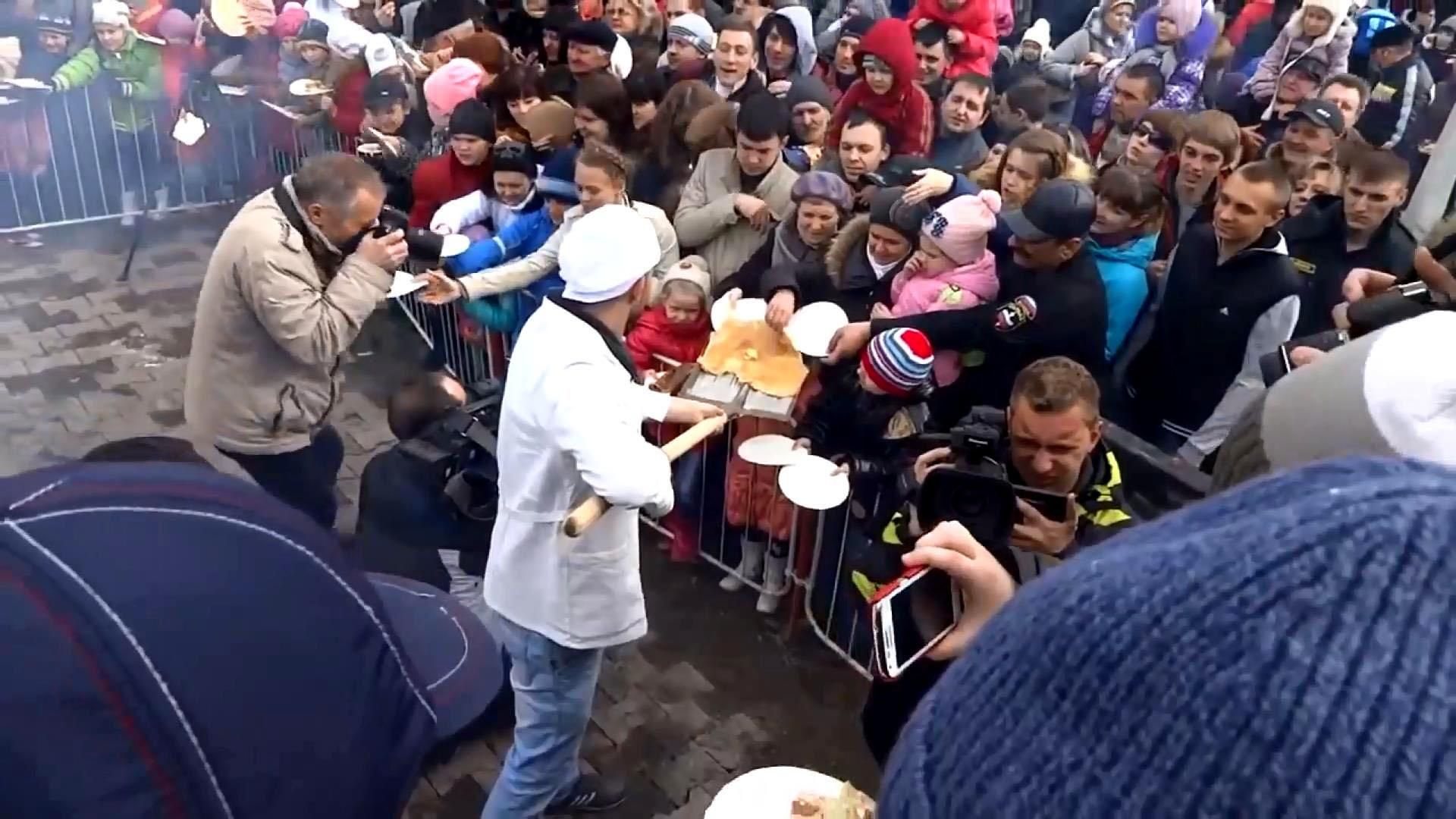 В России запретили кормить людей с лопат В России запретили кормить людей с лопат