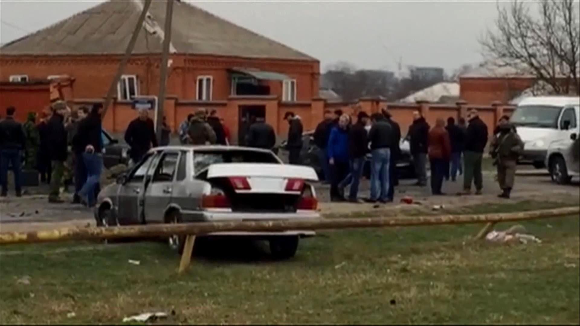Автомобиль взорвался возле мечети в России, есть раненые