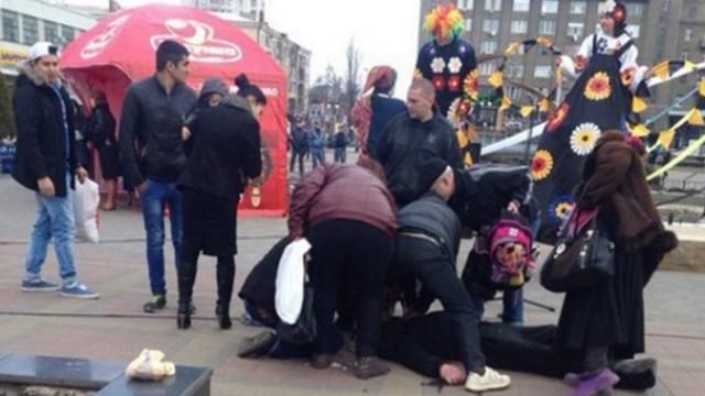 Победителя конкурса по поеданию блинов забрала "скорая" Победителя конкурса по поеданию блинов забрала "скорая"