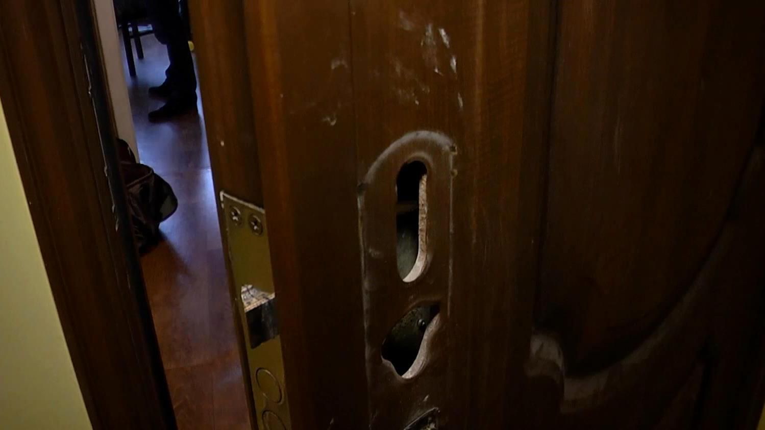 Невідомі напали на дружину і дитину бійця АТО у Києві Невідомі напали на дружину і дитину бійця АТО у Києві