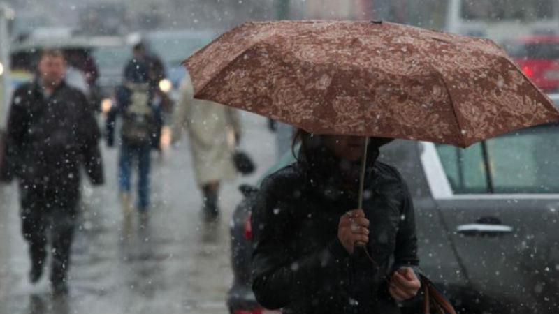 В Україну повертаються мокрий сніг та дощі В Україну повертаються мокрий сніг та дощі