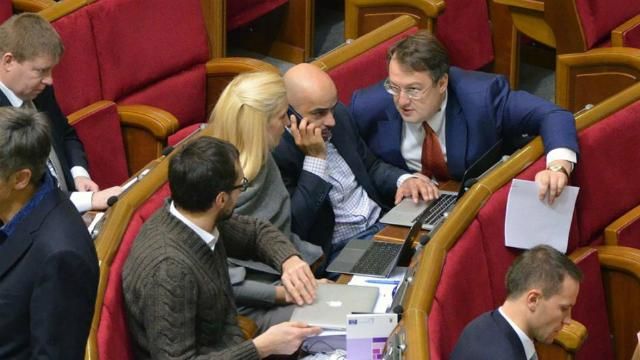 Скандальный закон о "партийной диктатуре" рассмотрит Венецианская комиссия Скандальный закон о "партийной диктатуре" рассмотрит Венецианская комиссия