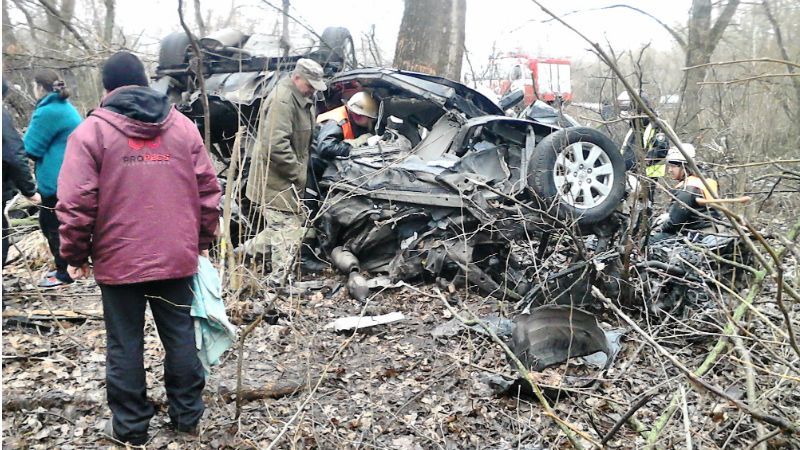 Смертельна аварія під Києвом: Toyota злетіла у кювет 