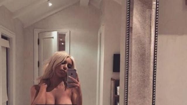 Скандалистка Ким Кардашьян шокировала голыми фото