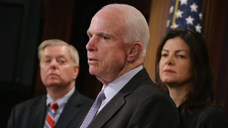 Кривава весна знову сунеться в Україну, — американський сенатор Кривава весна знову сунеться в Україну, — американський сенатор