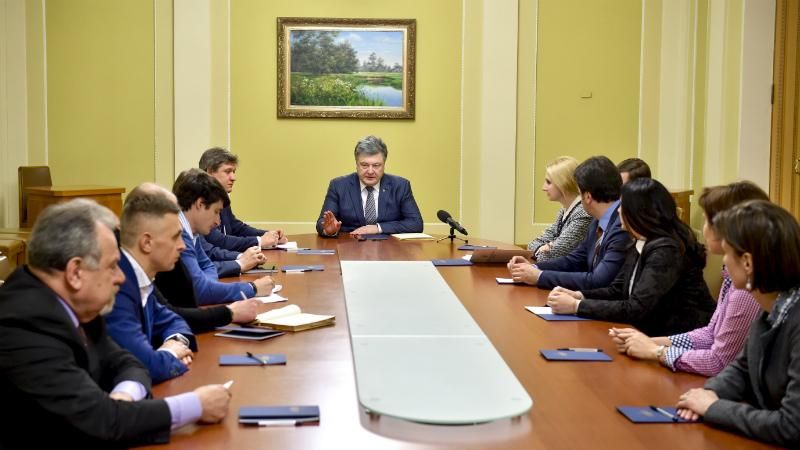 Порошенко дав час до ранку на виконання останньої вимоги для безвізового режиму Порошенко дав час до ранку на виконання останньої вимоги для безвізового режиму