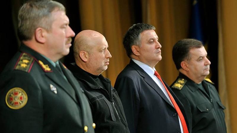 У нас немає іншого шляху, як власною кров'ю захистити державу, — Турчинов У нас немає іншого шляху, як власною кров'ю захистити державу, — Турчинов