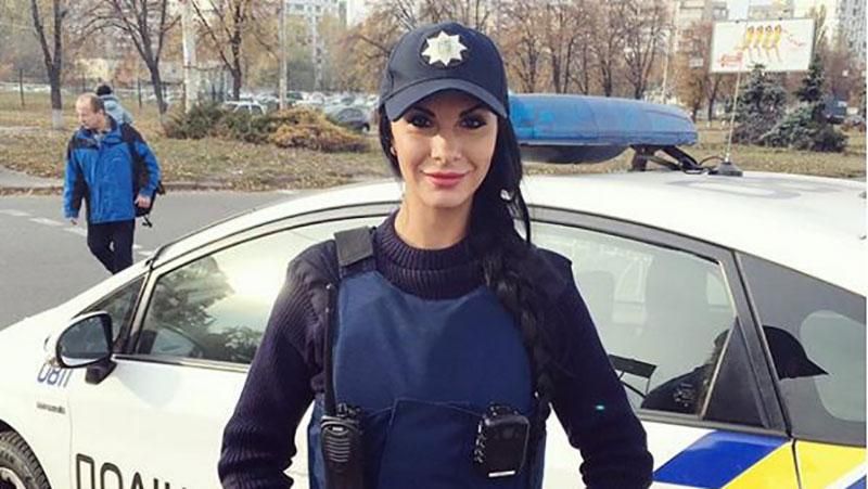 Секс-символ киевской полиции показала, чем занимается вне работы