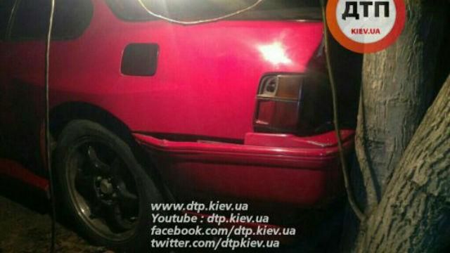У Києві евакуатор загубив машину і спричинив аварію У Києві евакуатор загубив машину і спричинив аварію