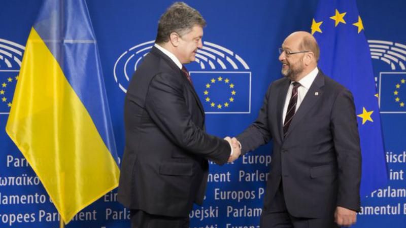 Порошенкові у Брюсселі обіцяють безвізовий режим ще цього року Порошенкові у Брюсселі обіцяють безвізовий режим ще цього року