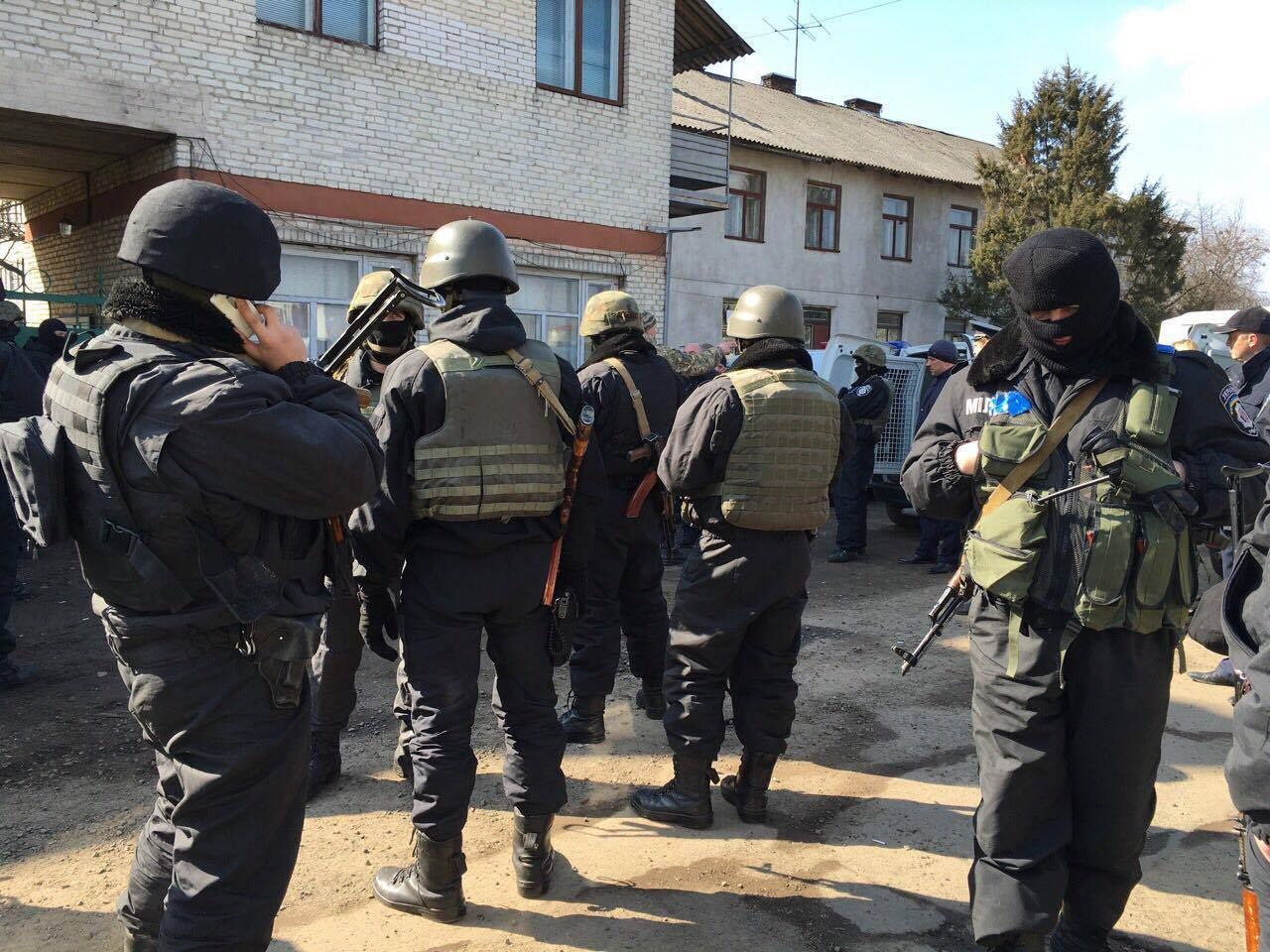 Деканоидзе намерена лично выяснить обстоятельства нападения на "Угерский спиртзавод" Деканоидзе намерена лично выяснить обстоятельства нападения на "Угерский спиртзавод"