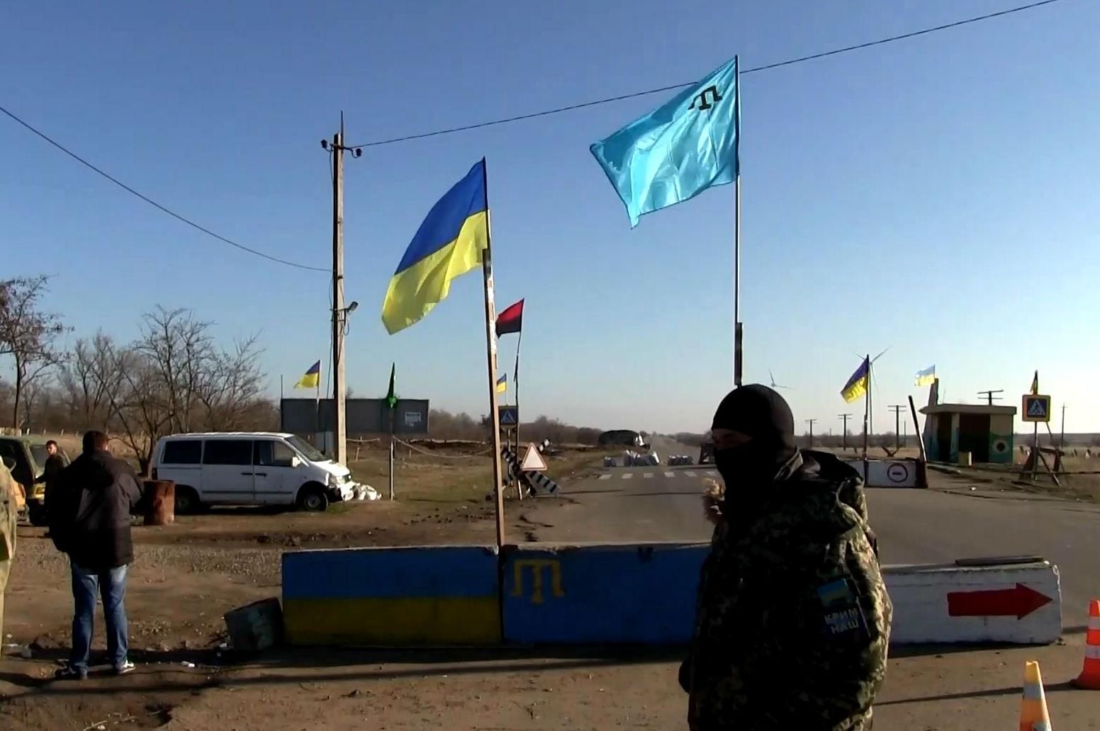 Росія демонстративно перекинула техніку на адмінкордон з Україною
