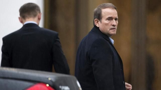 Нардепы собирают подписи за арест кума Путина Нардепы собирают подписи за арест кума Путина