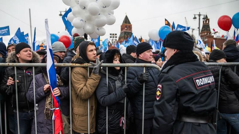 На святкування анексії Криму у Москві людей зганяли і не випускали