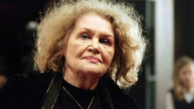 Быть современником Костенко — большая честь, — Порошенко поздравил известную писательницу Быть современником Костенко — большая честь, — Порошенко поздравил известную писательницу