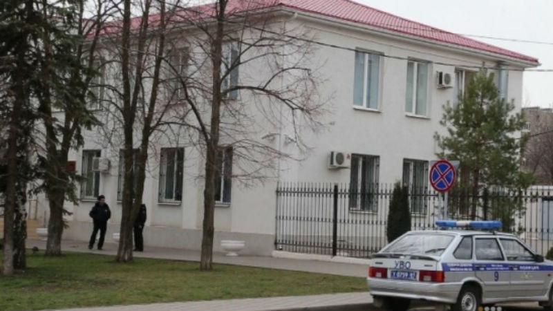 У російському Донецьку ввели надзвичайні заходи безпеки У російському Донецьку ввели надзвичайні заходи безпеки