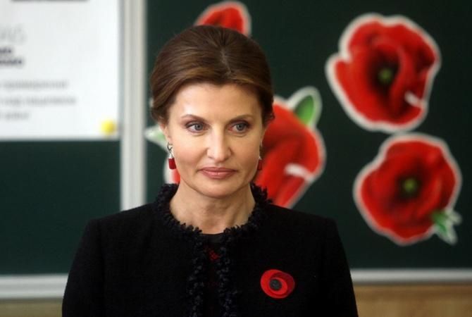 Женская солидарность. Марина Порошенко просит Мишель Обаму заступиться за Савченко Женская солидарность. Марина Порошенко просит Мишель Обаму заступиться за Савченко