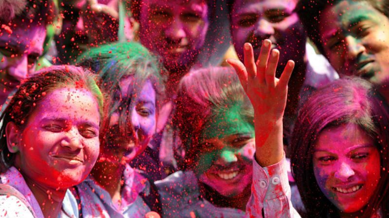 Масштабный праздник красок и специальный кофе: как в мире встречают весну Масштабный праздник красок и специальный кофе: как в мире встречают весну