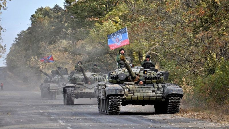 Украинские военные подбили танк террористов