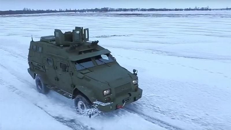 На що здатний "Барс-8": в Україні представили вітчизняну бронемашину