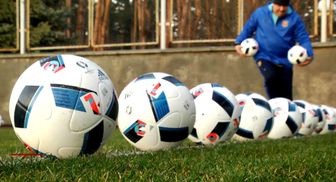 Как Национальная сборная Украины отказалась от политики