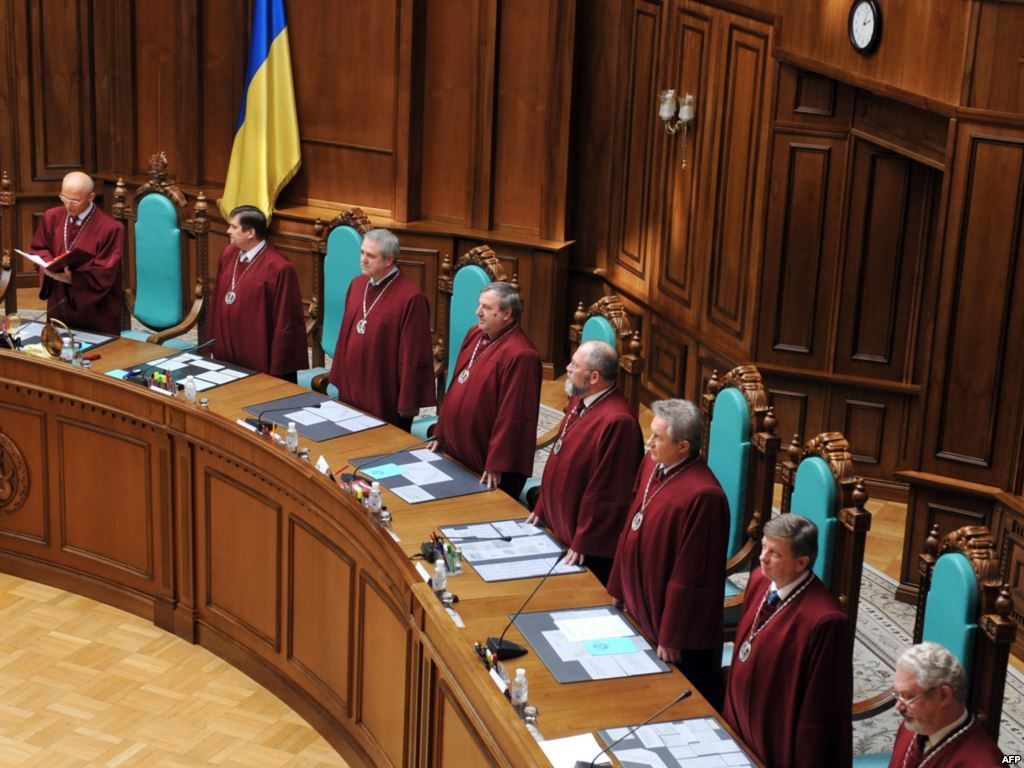 Конституційний Суд відхилив відвід 6 суддів: люстратори бойкотують засідання