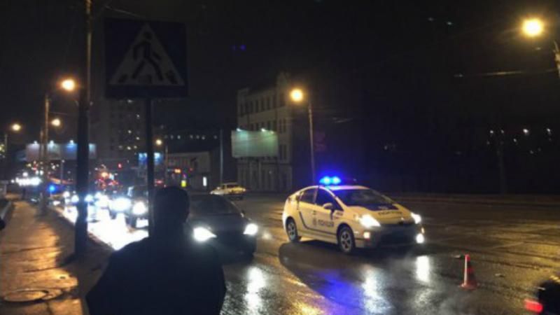 Поліцейські збили нетверезого пішохода: з'явились фото Поліцейські збили нетверезого пішохода: з'явились фото