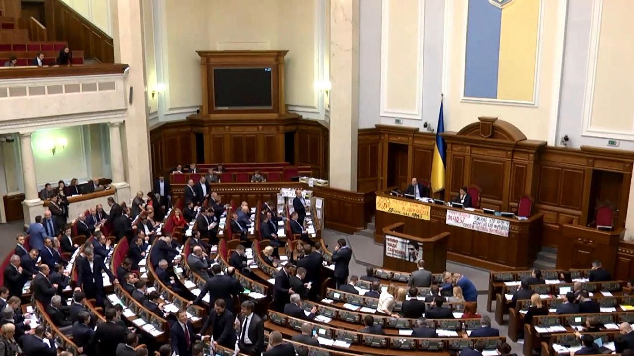 Чи позбавляти сепаратистів громадянства: всі "за" і "проти" Чи позбавляти сепаратистів громадянства: всі "за" і "проти"