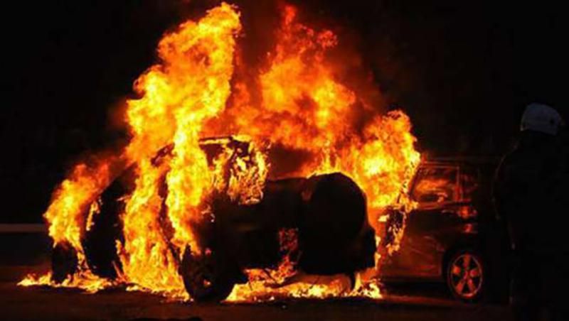 Машини на Прикарпатті спалахнули після аварії: є загиблі і поранені