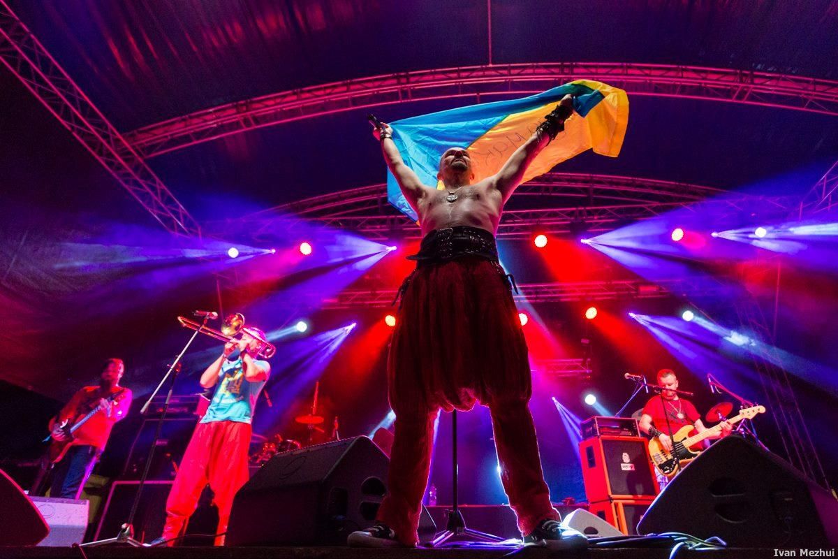 "Гайдамаки" в Європі: на кораблі і на штрафмайданчику