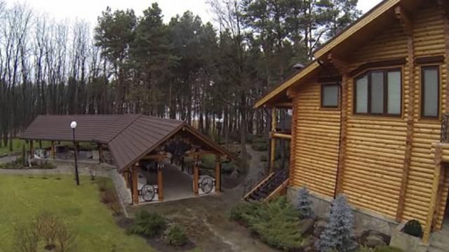 СБУ задержала мужчину, который помог Януковичу завладеть Сухолучьем СБУ задержала мужчину, который помог Януковичу завладеть Сухолучьем