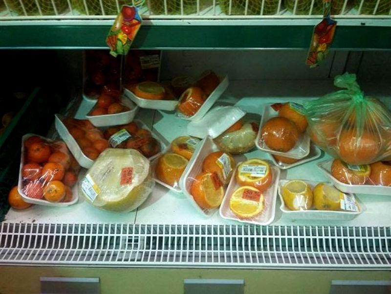 Отрута в магазинах: як у Києві продають прострочені продукти