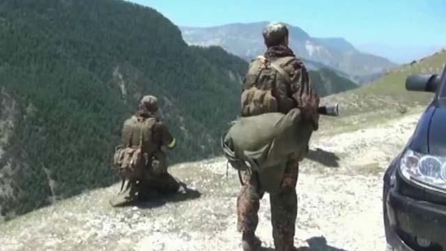 Неизвестные обстреляли российских полицейских в Дагестане
Неизвестные обстреляли российских полицейских в Дагестане