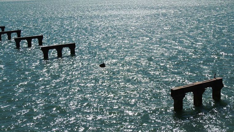 У Росії заарештували турецький корабель, який налетів на "Керченський міст" У Росії заарештували турецький корабель, який налетів на "Керченський міст"