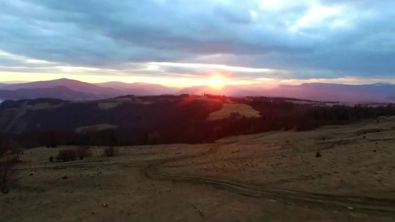 Як знищують українські Карпати: вражаюче відео Як знищують українські Карпати: вражаюче відео