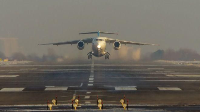 Россиянин угрожал взорвать бомбу в самолете Дубай — Киев Россиянин угрожал взорвать бомбу в самолете Дубай — Киев