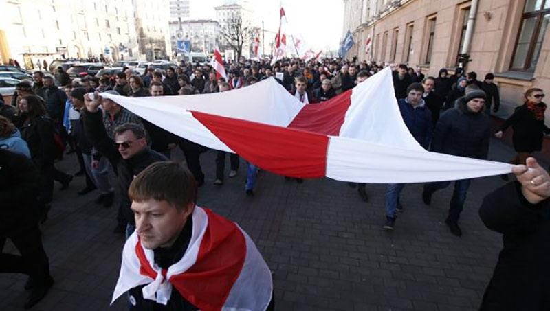 "Смерть кремлівським окупантам": на вулицях Мінська відзначають День Волі "Смерть кремлівським окупантам": на вулицях Мінська відзначають День Волі