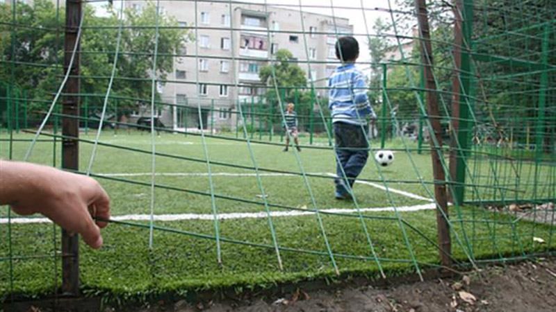 Футбольные ворота убили мальчика на Закарпатье