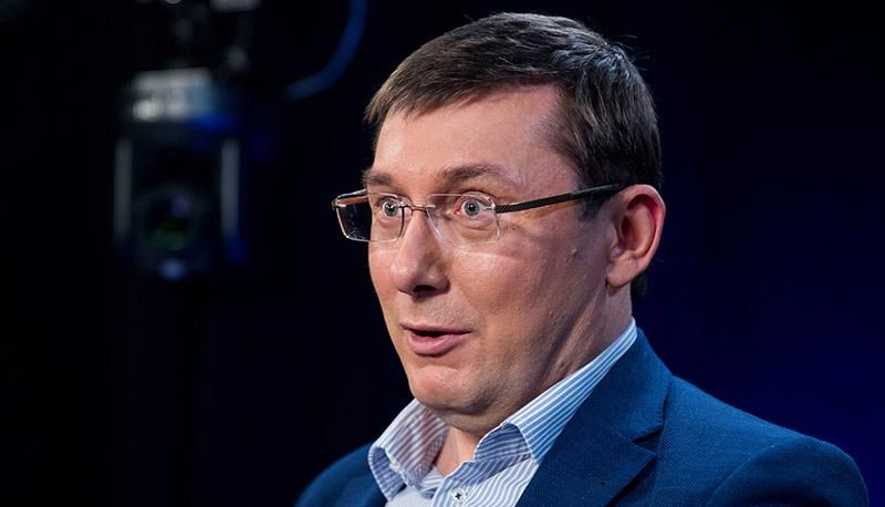 Луценко прогнозує вихід з коаліції 100 нардепів, якщо не буде відставки Яценюка
