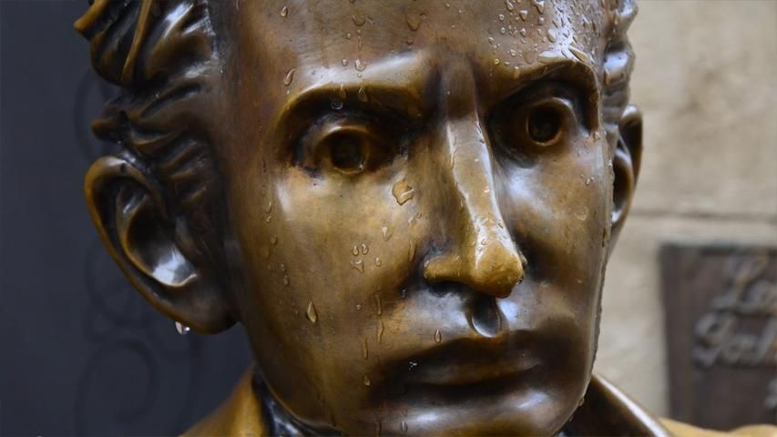 Письменник, який змусив усю Європу з нетерпінням чекати на кожен новий твір - 31 березня 2016 - Телеканал новин 24 Письменник, який змусив усю Європу з нетерпінням чекати на кожен новий твір - 31 березня 2016 - Телеканал новин 24