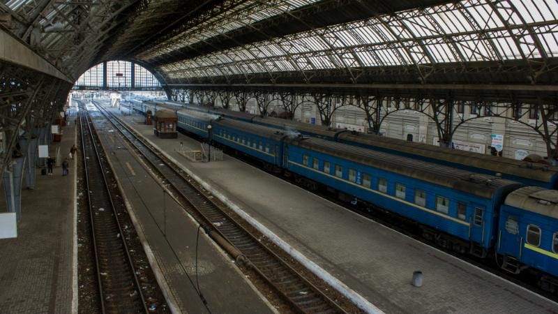 Дополнительные поезда поедут на праздники: "Укрзализныця" опубликовала расписание