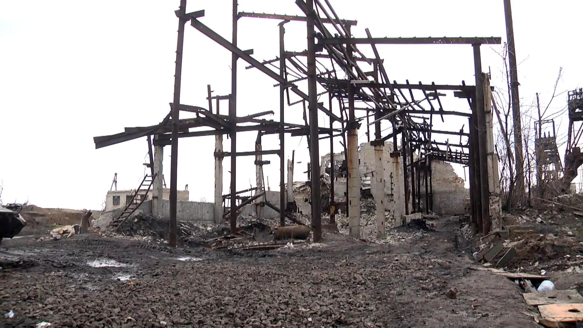 Позиция сил АТО возле Донецка стала похожа на съемочную площадку боевика Позиция сил АТО возле Донецка стала похожа на съемочную площадку боевика